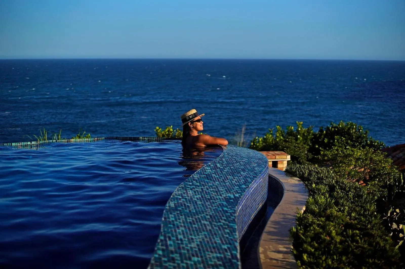 Hotel Cliffside Luxury Inn
